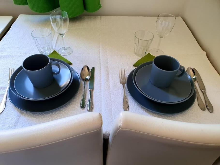 Appartement Violet Apartment, Cute Place Near Corvin Plaza, With Ac *