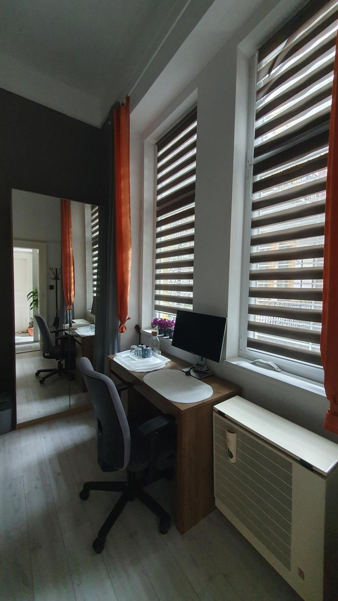 Appartement Violet Apartment, Cute Place Near Corvin Plaza, With Ac *
