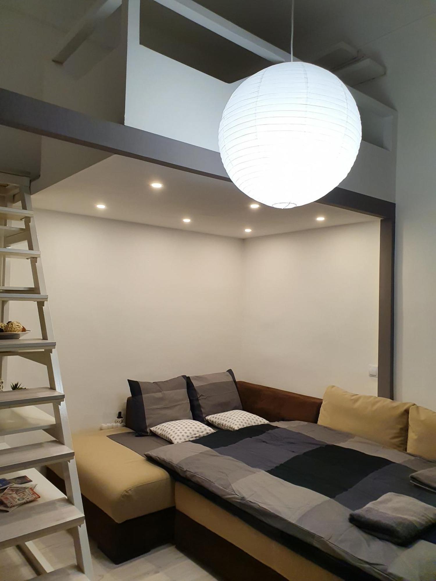 Appartement Violet Apartment, Cute Place Near Corvin Plaza, With Ac